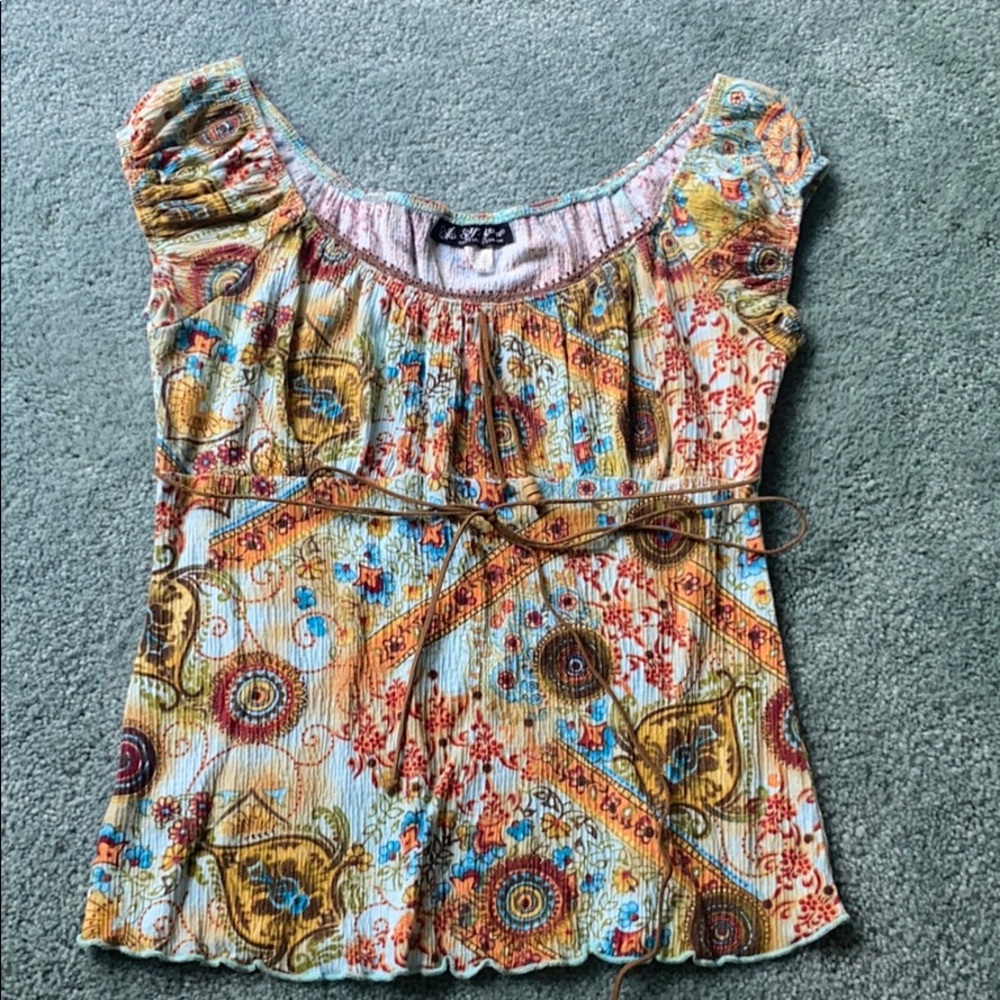 Patterned tee